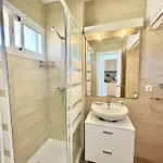 The Facing The Sea By Eaw Homes 公寓 马尔韦利亚